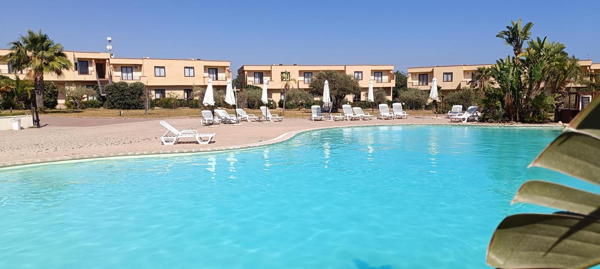 Desusino Residence & Hotel Butera Extérieur photo