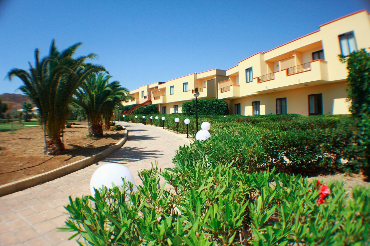 Desusino Residence & Hotel Butera Extérieur photo